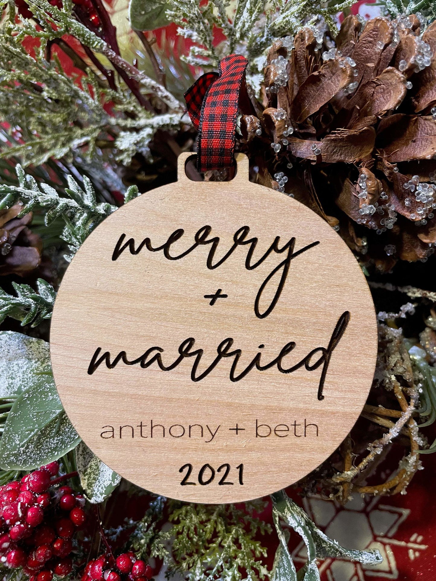 Merry and Married Ornament - Fresh Cut Signs
